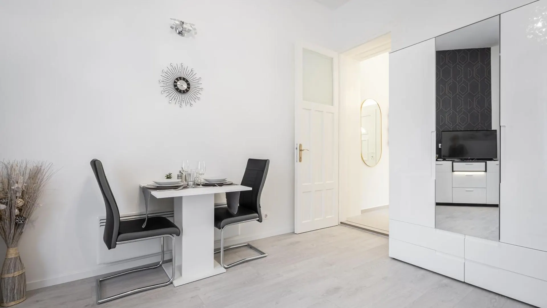 Dorsett Heights Apartment Βουδαπέστη 0*,